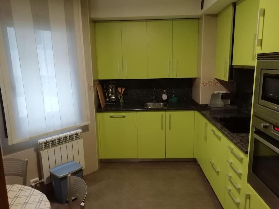 Habitacion En Piso Compartido Cerca De Playa De Samil Vigo Dış mekan fotoğraf