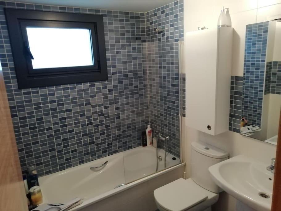 Habitacion En Piso Compartido Cerca De Playa De Samil Vigo Dış mekan fotoğraf